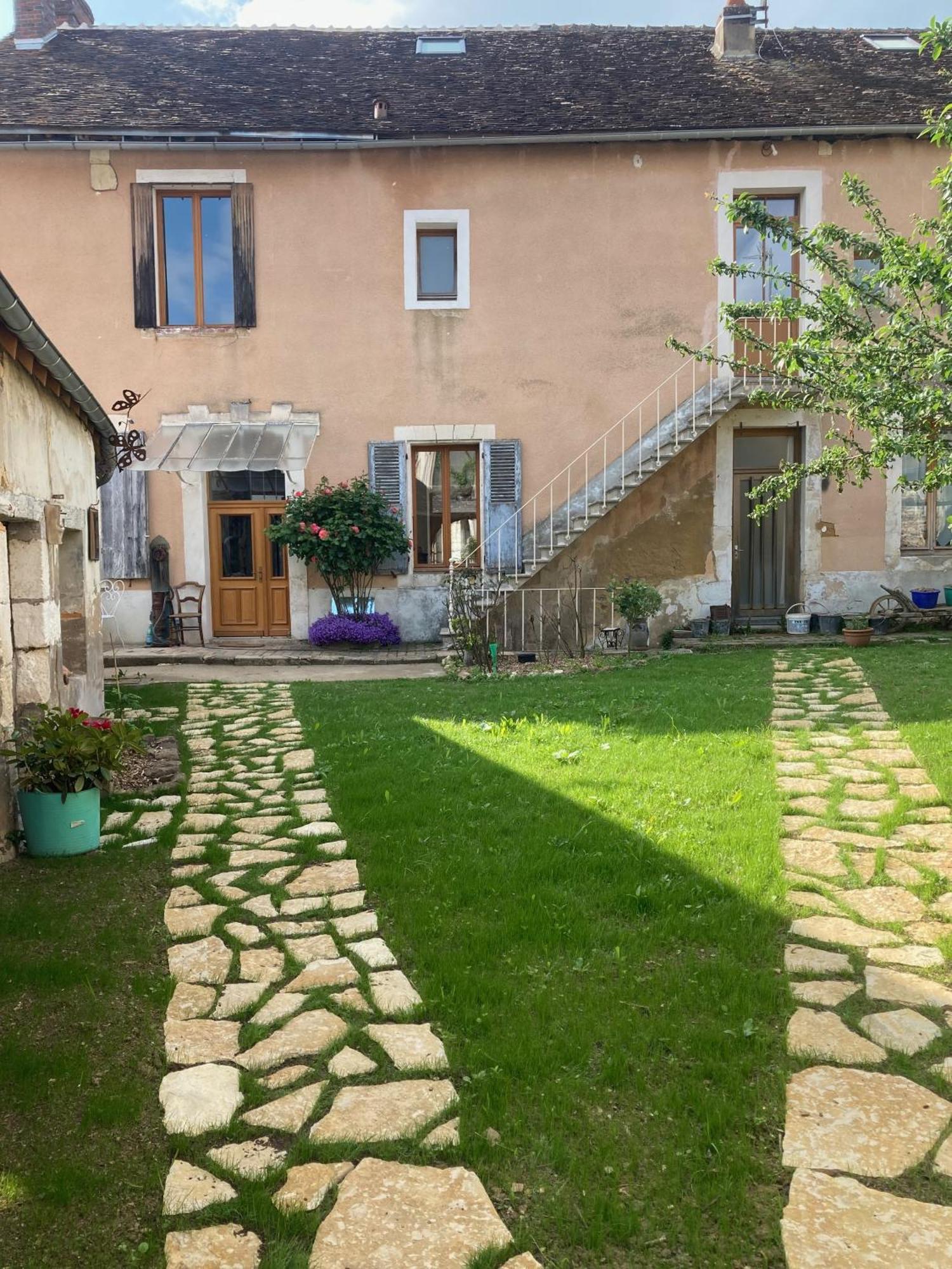 Sur Les Ailes Du Papillon-La Suite Saint-Sauveur-en-Puisaye Eksteriør billede