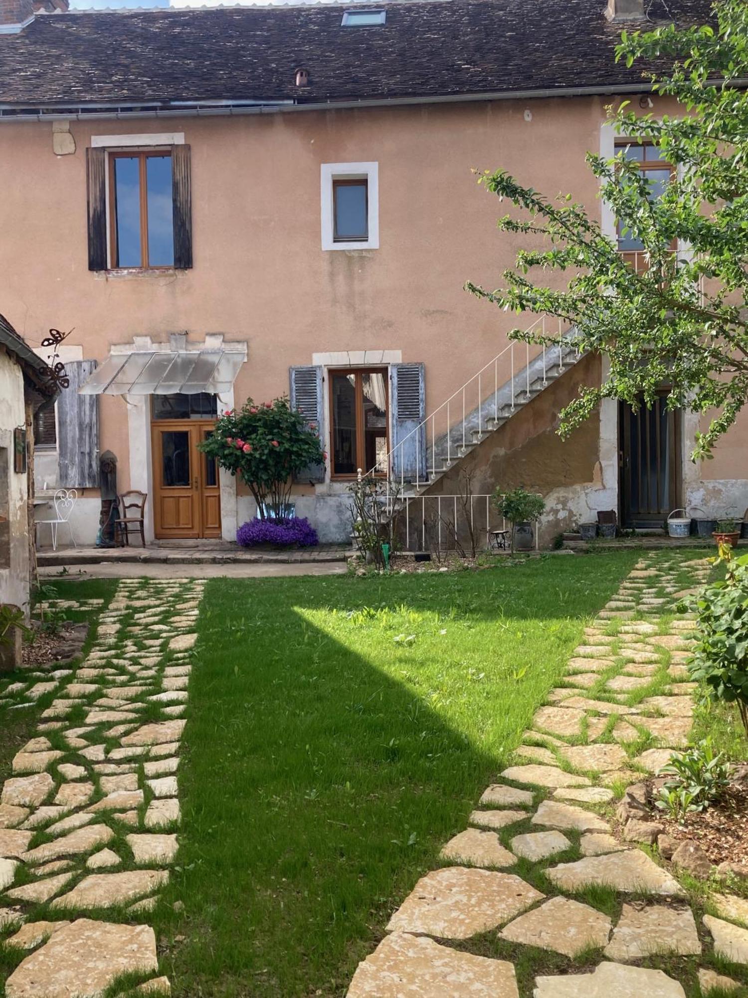 Sur Les Ailes Du Papillon-La Suite Saint-Sauveur-en-Puisaye Eksteriør billede