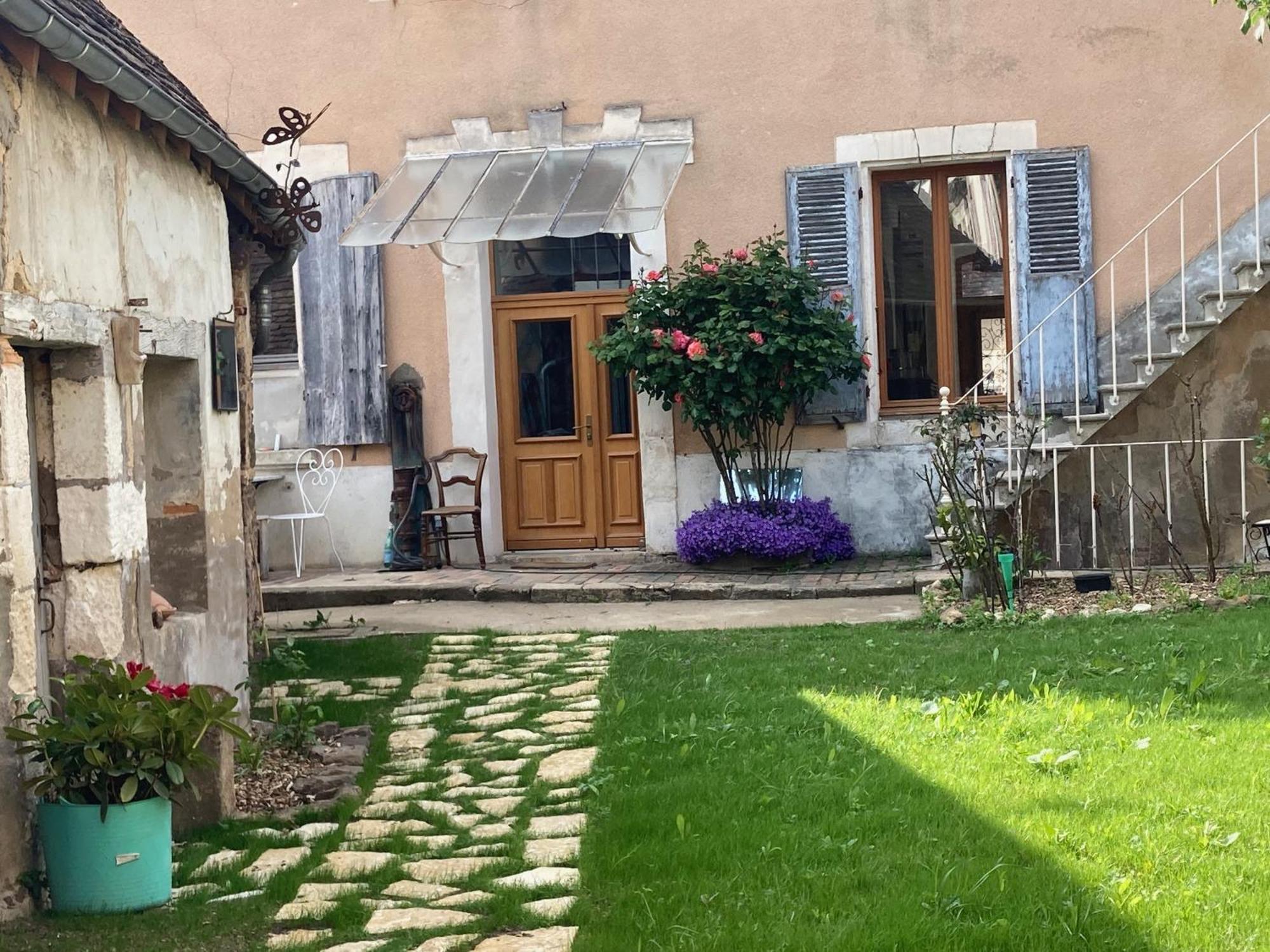 Sur Les Ailes Du Papillon-La Suite Saint-Sauveur-en-Puisaye Eksteriør billede